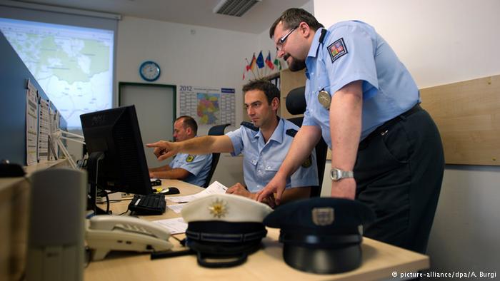 Germany adopts policing treaty with Czech Republic